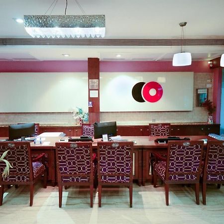 Collection O 2521 Hotel The Vinayak Gwalior Exterior foto