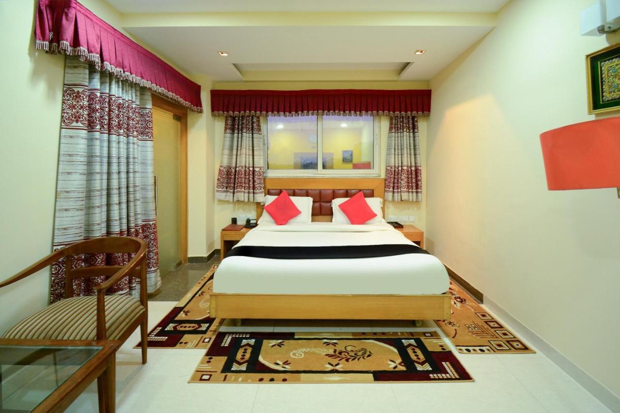 Collection O 2521 Hotel The Vinayak Gwalior Exterior foto