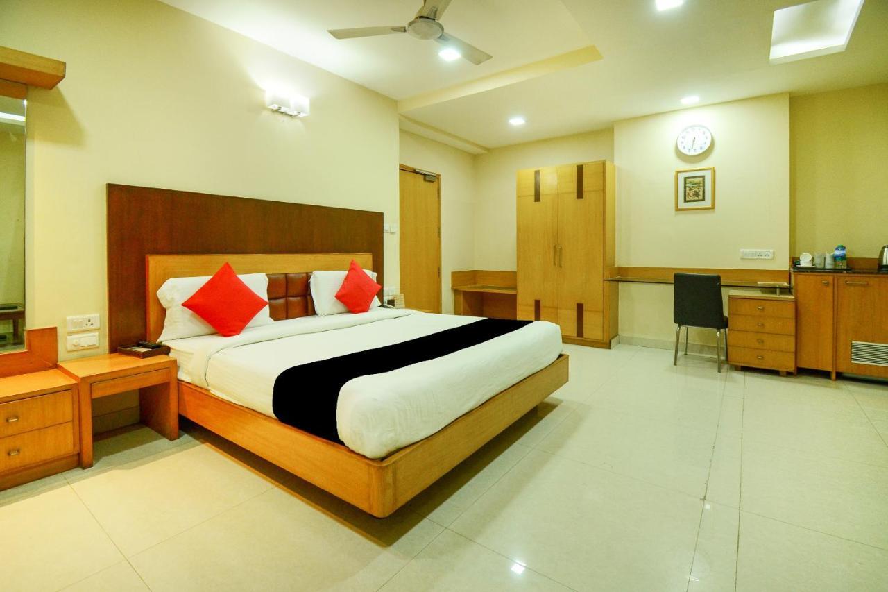 Collection O 2521 Hotel The Vinayak Gwalior Exterior foto